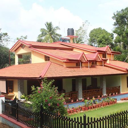 Whistling Woods Farm Stay Kushalnagar Exterior photo